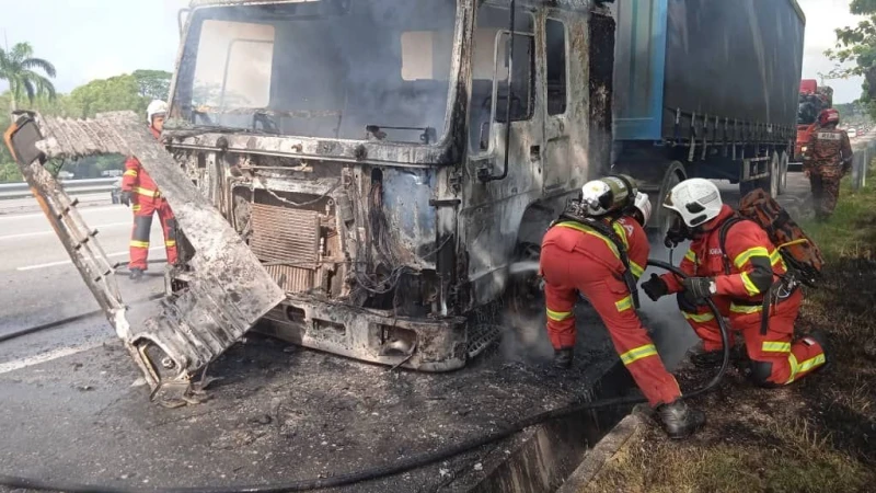 拖格羅里起火　大道出現車龍