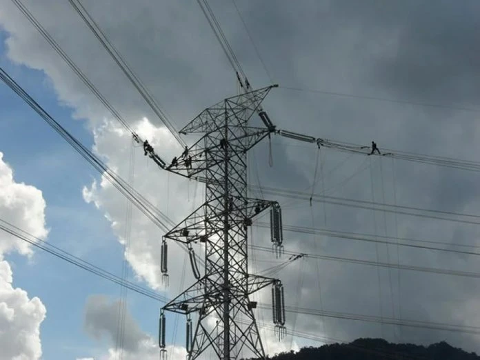 天氣惡劣導致沙巴多區斷電 沙電全體動員修復