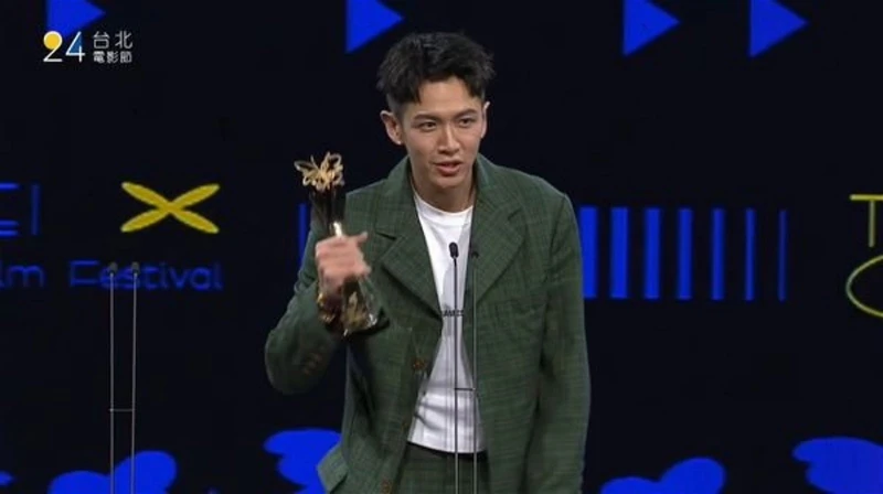 剛奪影帝卻喊「想過退休」？　柯震東發文曝心聲