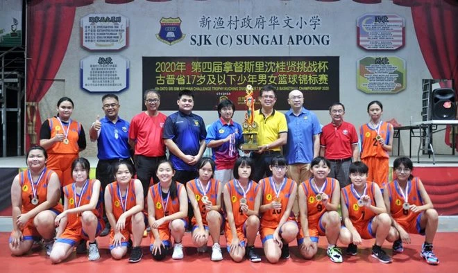 古晉省U15中童男女籃球選拔賽   古晉一中男女組稱王封后