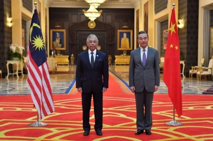 國家元首接見王毅 邀請習近平訪問大馬