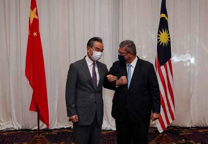 王毅：中馬秉持天下一家理念　為兩國合作開闢廣闊前景