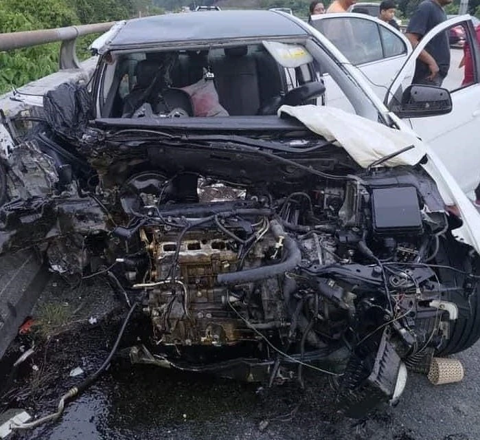 疑寶馬突換道釀禍…男嬰被拋車外受傷　警：已向肇事司機錄供 