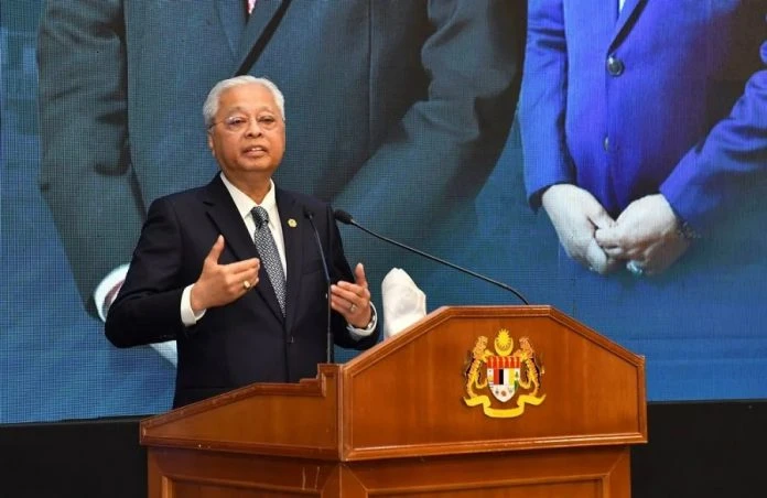 內閣實習生對部長職務改觀 首相:一周七天全天候工作