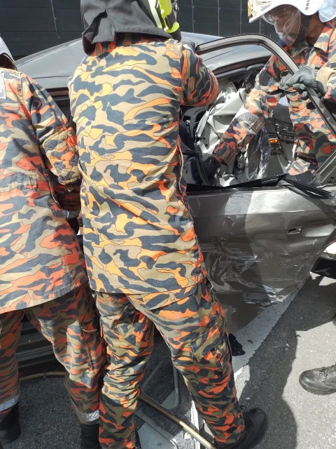 南北大道7車連環撞　3女1男死亡