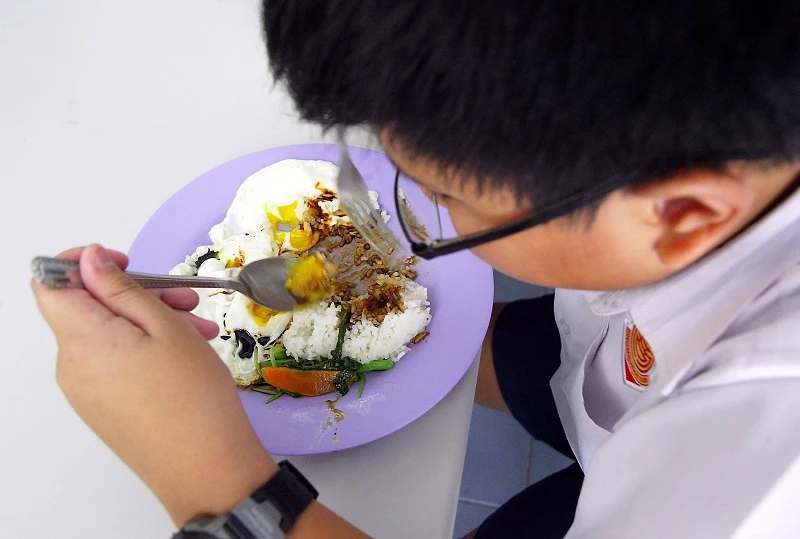 全球通脹本地學校食堂相繼調高售價　攤主：只能持平不賺錢