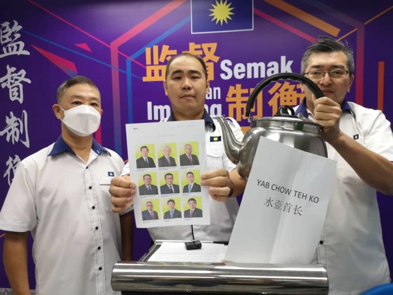 檳馬華揶揄曹觀友「茶壺首長」 　水滾了只會「吹口哨」