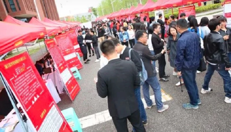 用直播帶貨方式「賣」工作崗位　中國企業吸引到大批年輕人應徵