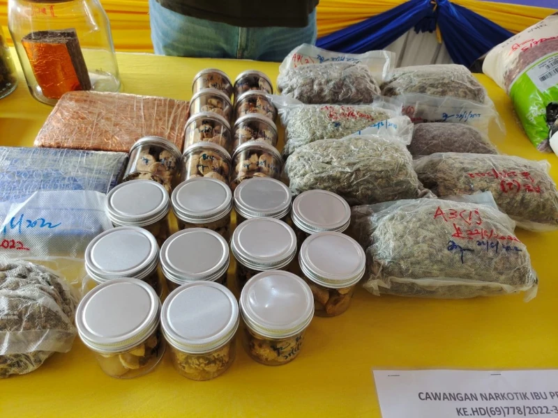 食品包裝袋「內有乾坤」　關稅局起獲逾2000萬毒品