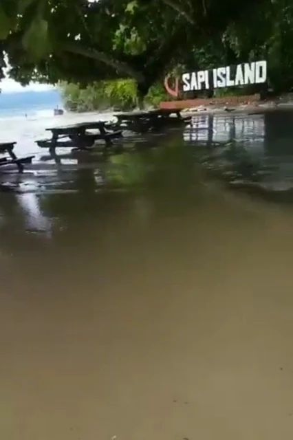 強風吹襲漲潮席捲　沙比島渡頭與設施沖毀