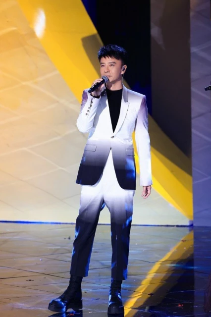 李克勤變「導師天花板」音樂綜藝總播放量近90億　成香港歌手之冠！