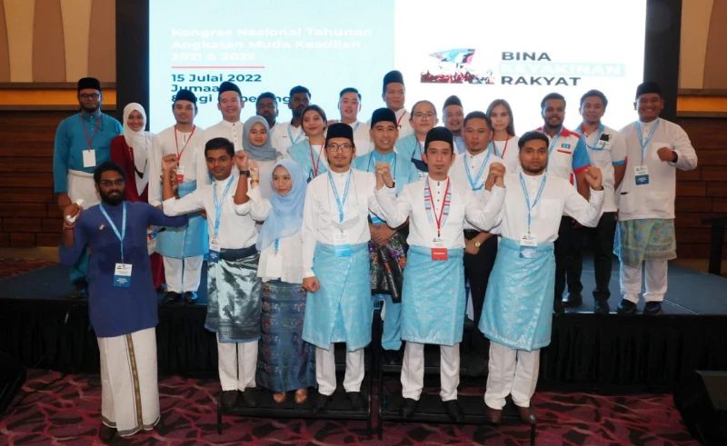 20名公青團中央理事出爐　峇拉巴卡蘭、賽夫丁兒子當選