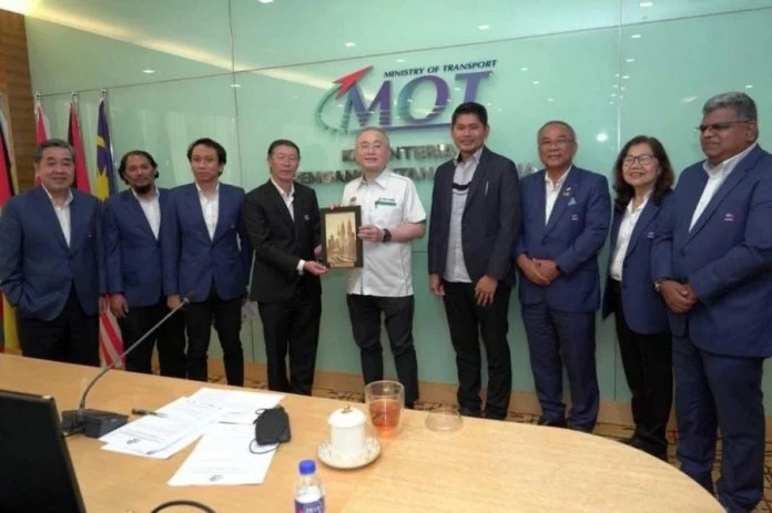 同意旅遊業者申請MPV准證載客 魏家祥:滿足商務遊客有經濟效益