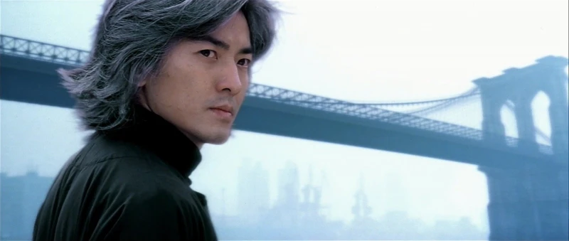 54歲鄭伊健變身「陳浩南」　重現《古惑仔》經典場面掀全城熱話