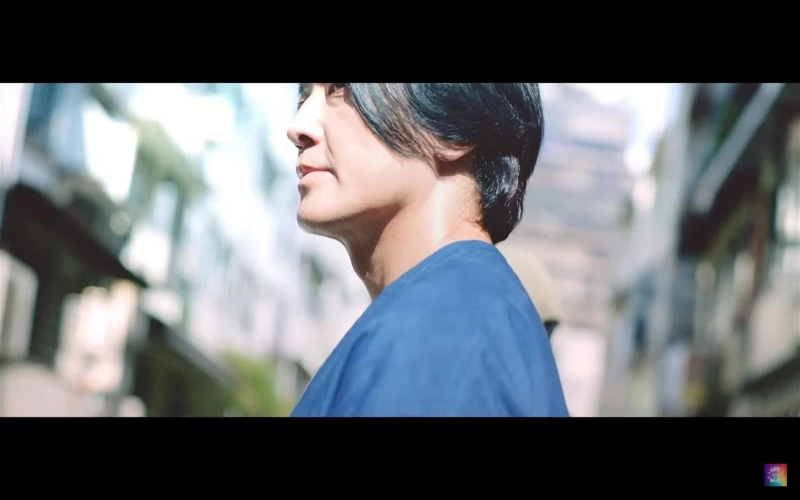 54歲鄭伊健變身「陳浩南」　重現《古惑仔》經典場面掀全城熱話