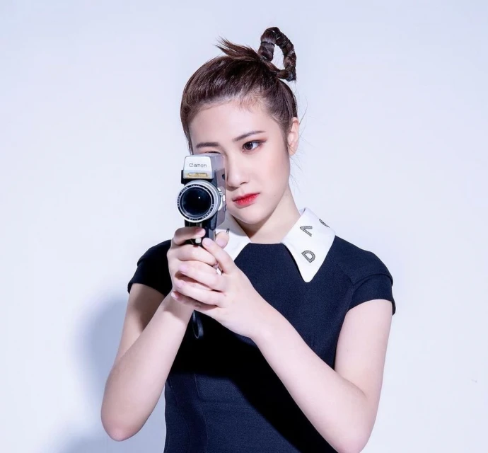 張兆輝遺憾未能陪女慶生　18歲女兒被指「兩代嘉欣」混合體