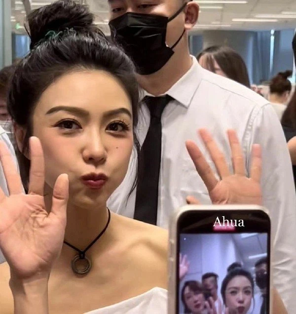薛凱琪零修圖照不再「網紅臉」　皮膚無瑕疵網贊逆生長