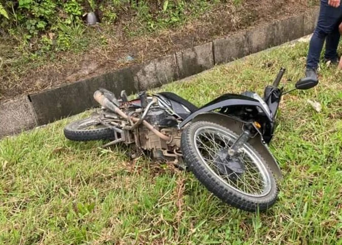 作賊心虛遇路障轉身逃逸 2慣犯乘摩哆墜溝被捕