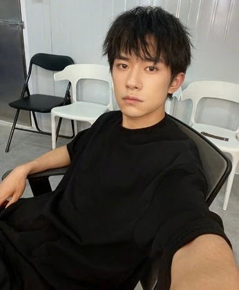 易烊千璽考公職遭轟特權　官方出手力挺：沒因人設崗