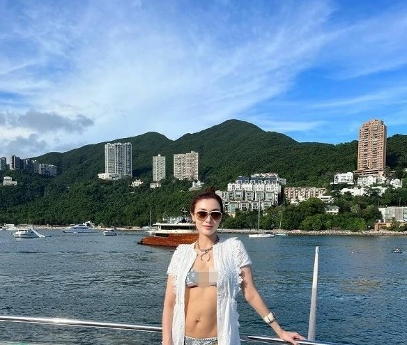 52歲李嘉欣曬運動後美照　零贅肉完美體態網贊猶如少女
