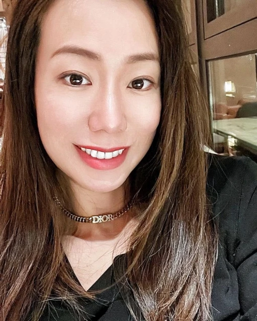 穿清涼泳衣近距自拍　43歲「雙兒」吳辰君近況曝光