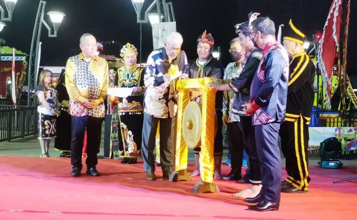 嘉菲里：強化各族團結與聯繫