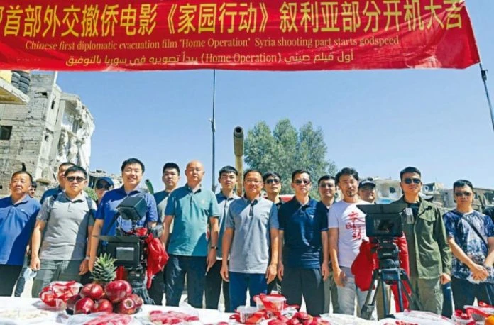 成龍拍中國政府撤僑片  淪鬼城IS前據點重現人氣