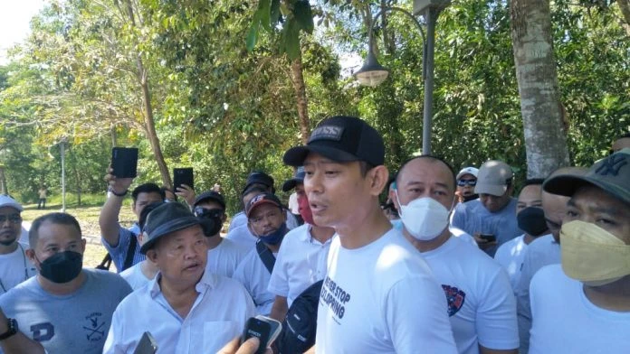 辯論索討沙巴領土動議遭駁回 請願隊伍州議會遞交簽請願書