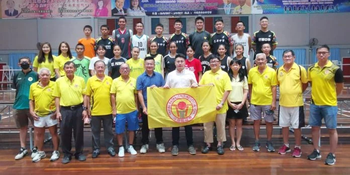出征第28屆青少年15歲或以下男女籃球賽   斗湖籃球會於球會體育館舉行授旗禮