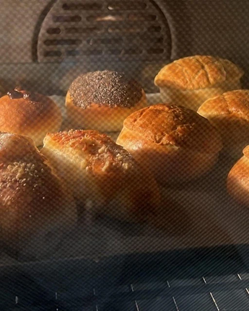 愛妻離港工作不愁寂寞　袁偉豪精心鑽研麵包做「煮家男」