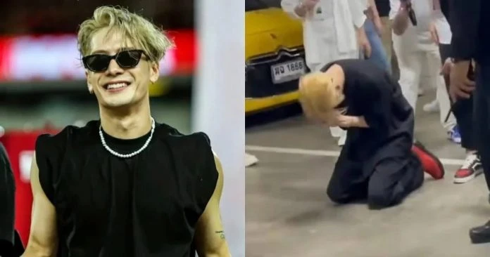 王嘉爾為答謝粉絲跪拜15秒　網：中國粉絲不值得一跪？