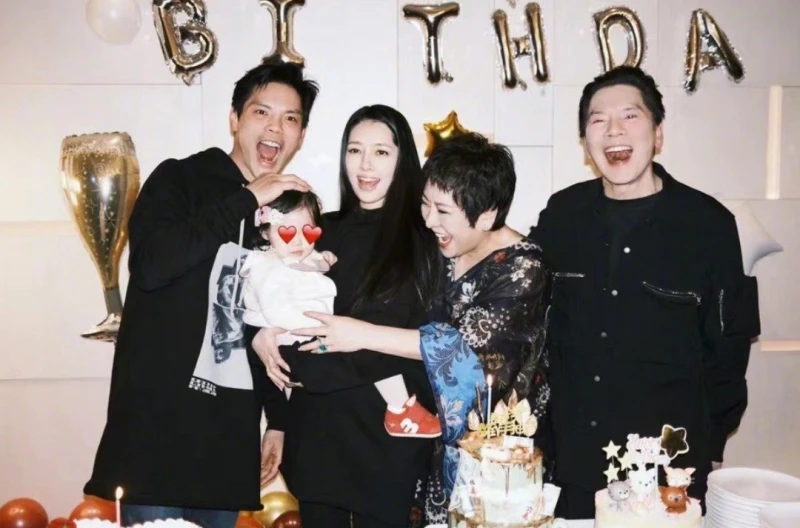 向太駁斥「向佐出軌」傳言　狗仔回擊：那我們就繼續發