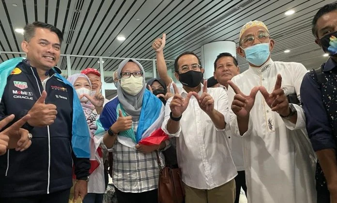 阿茲查曼：知道什麼該或不該說 不會要求政府公布策略