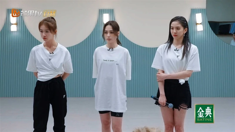 【乘風破浪3】阿嬌擔任主音展唱功　那英面露難色！