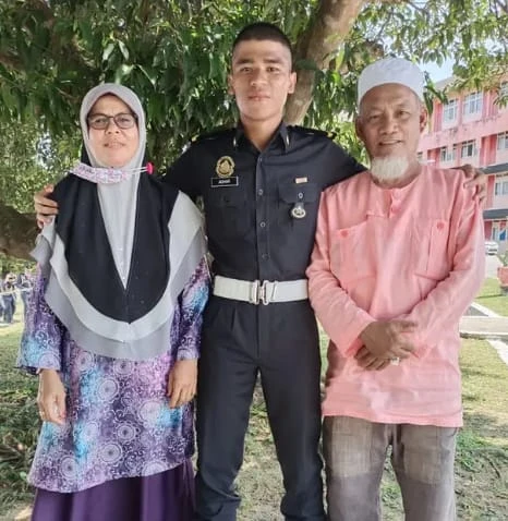 馬國青年檢閱禮昏倒 叔叔緊抱以身為牆感動眾人 