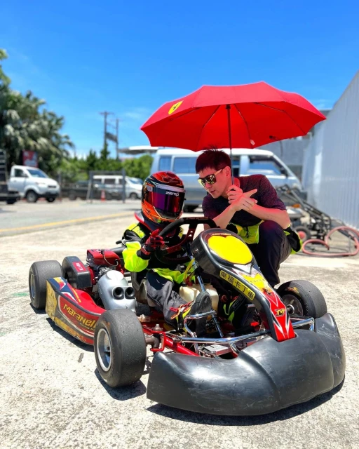 6歲兒坐副駕涉違規　警方：待他傷愈說明