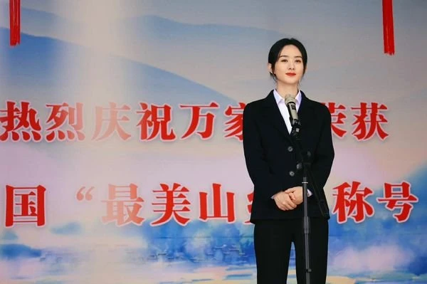 工作人員遭砸傷頭破血流　趙麗穎全程神隱挨批冷漠