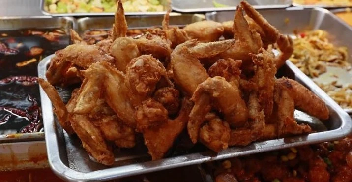 獅城雜菜飯店維持低價　2菜1肉賣2.50新元