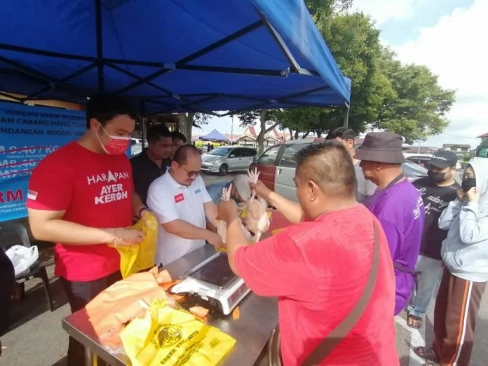 三蘇依斯干達促政府儘快下調食油價格