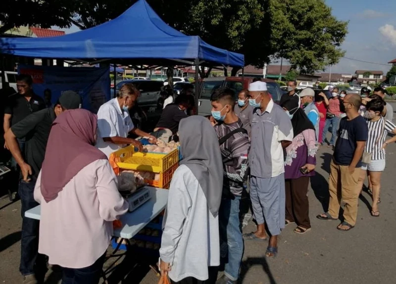 三蘇依斯干達促政府儘快下調食油價格