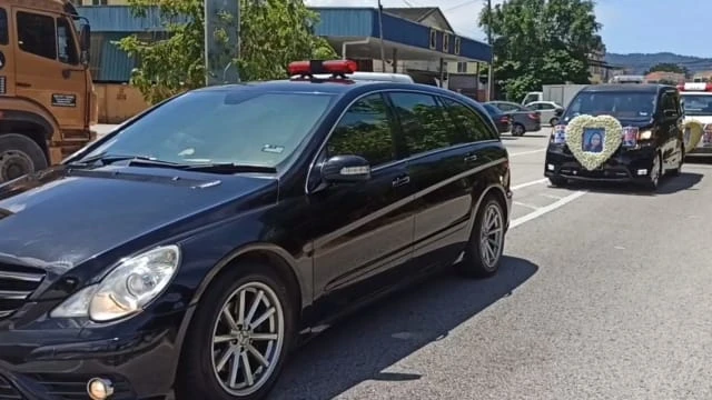 馬男病逝後妻與女友上吊 家人讓三人一同出殯