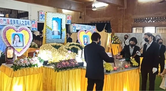 馬男病逝後妻與女友上吊 家人讓三人一同出殯