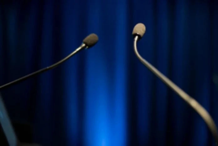 【辯論賽爆粗風波】女辯手:台上並非一人爆粗 被攻擊的為何只有我?