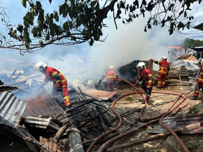 大火燒燬9違章屋