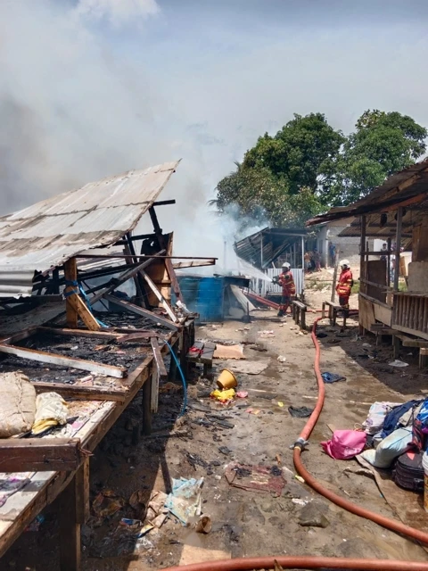 大火燒燬9違章屋