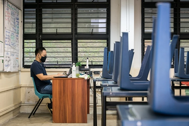 香港教師離職率激增五成　新加坡檢討教職員薪金框架留住人才