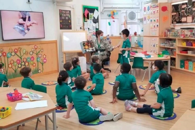 香港教師離職率激增五成　新加坡檢討教職員薪金框架留住人才