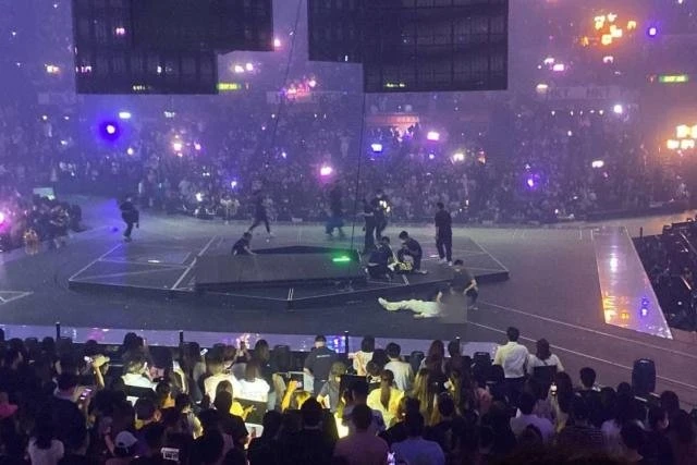 【MIRROR演唱會】萬人目睹「螢幕砸頭瞬間」　古天樂痛心：停止轉發影片
