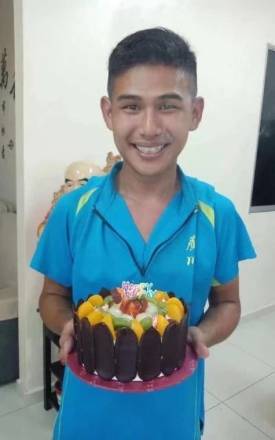 雨夜轎車失控撞樹　21歲華裔青年當場身亡