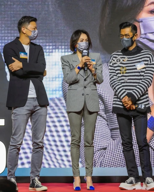 56歲劉嘉玲低胸裝辣曬好身材　「巨星排場」驚呆網民